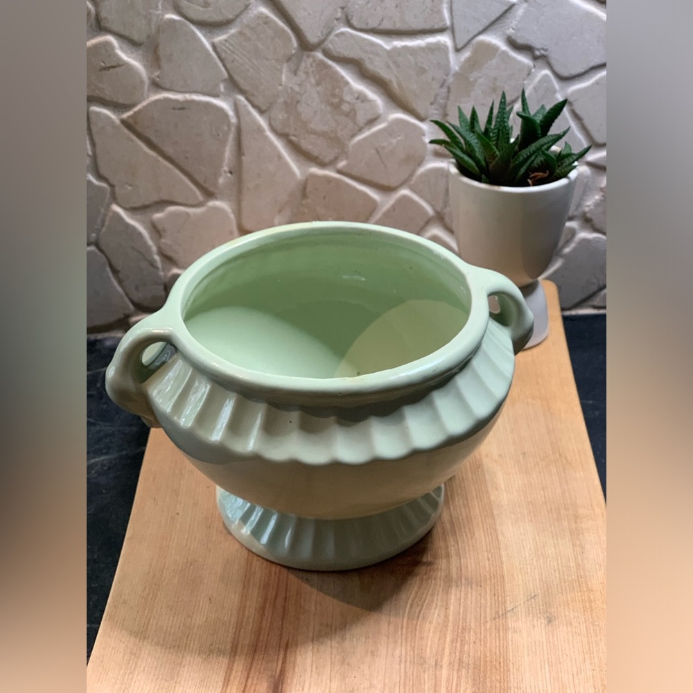 VINTAGE | Urn Planter Scalloped with Swan Handles